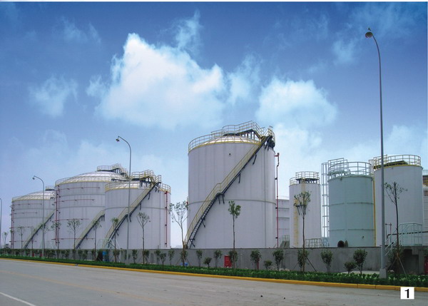 臺(tái)塑工業(yè)園區(qū)冰乙酸儲(chǔ)槽